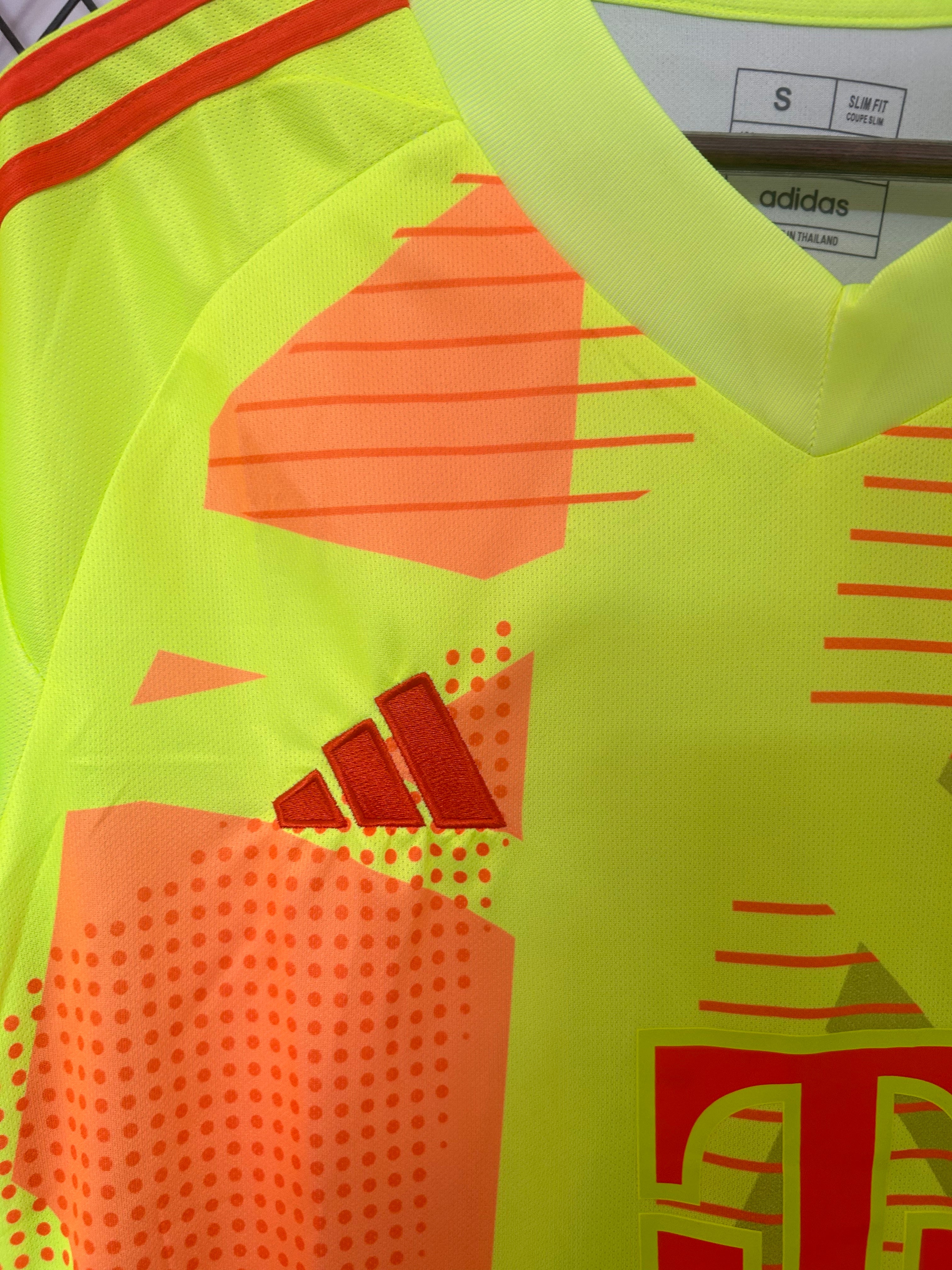 Bayern Munich Goalkeeper Jersey 24/25